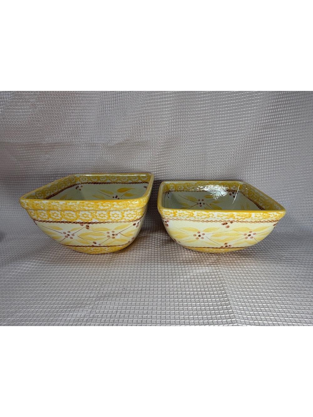 These are Temp-tations Old World Yellow square bowls 1-quart and 1.5-quart
